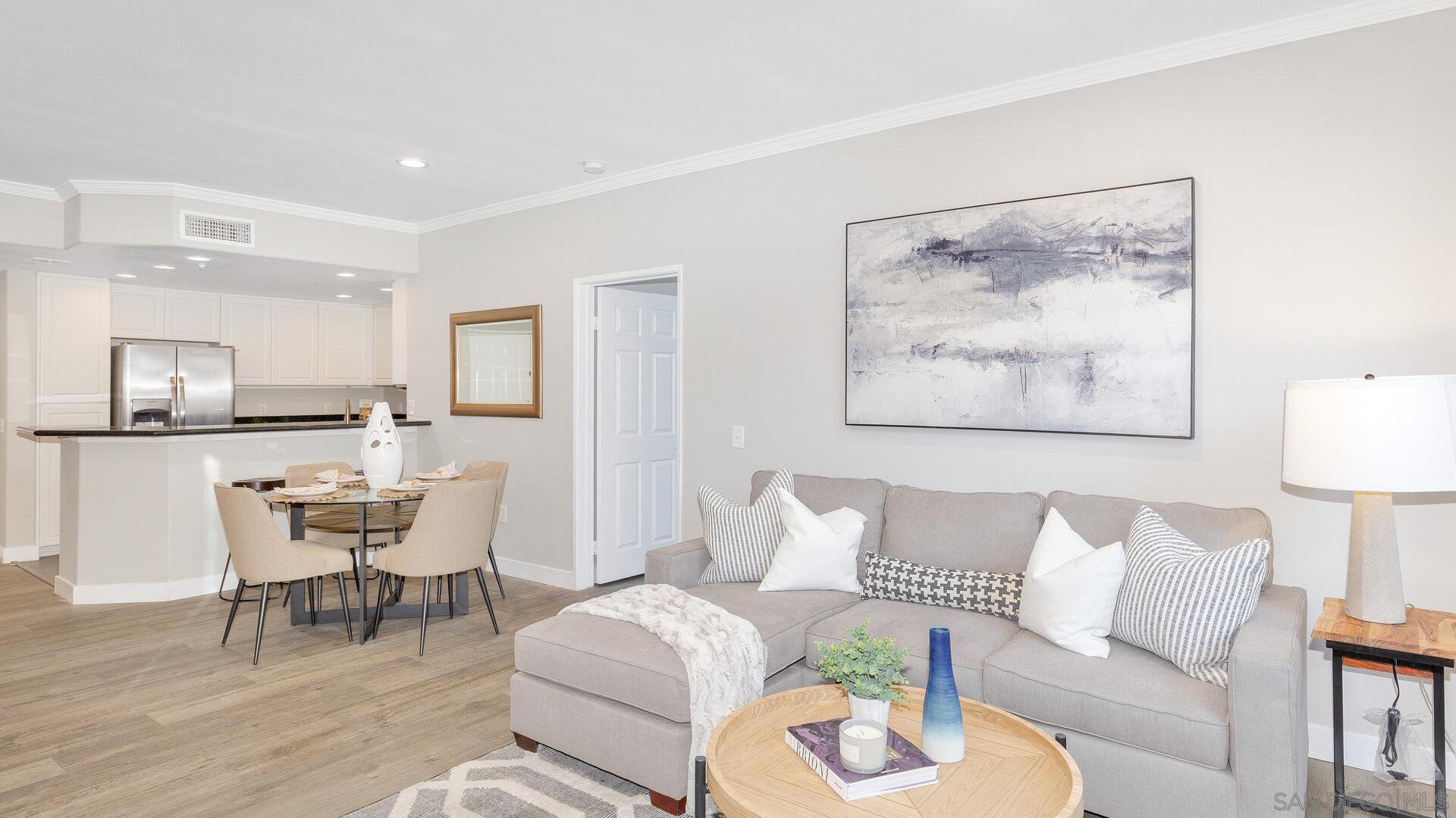 Main Photo: UNIVERSITY CITY Condo for sale : 2 bedrooms : 9245 Regents Rd. #M212 in La Jolla/University City