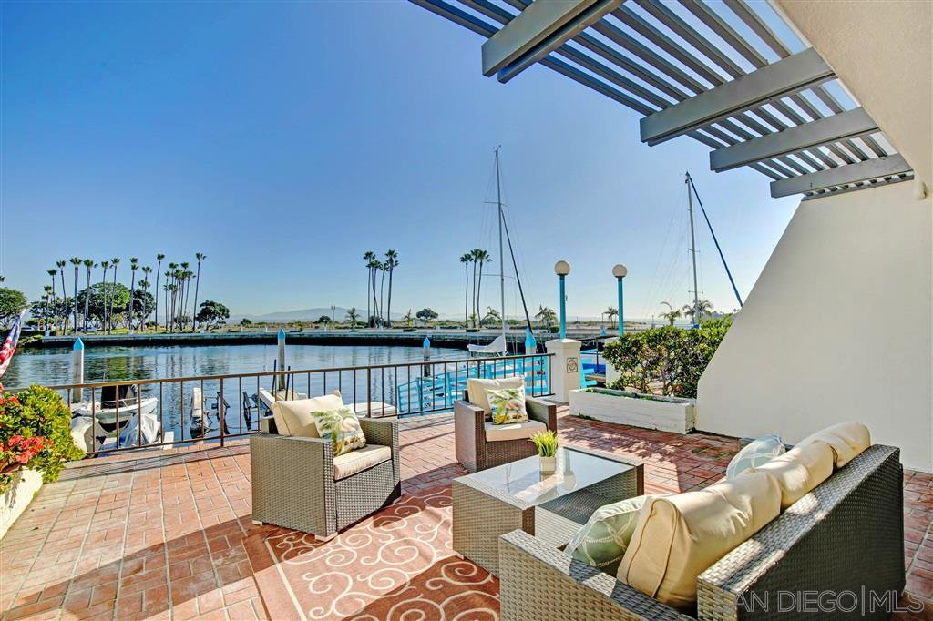 Main Photo: CORONADO CAYS Condo for sale : 2 bedrooms : 9 Antigua Court in Coronado