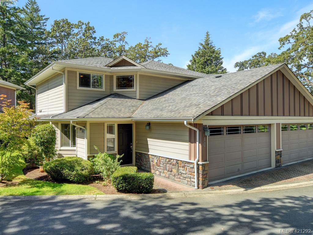 Main Photo: 10 830 Rogers Avenue in VICTORIA: SE High Quadra Row/Townhouse for sale (Saanich East) : MLS®# 421292