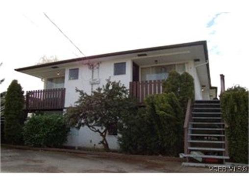Main Photo: in VICTORIA: SW Rudd Park Half Duplex for sale (Saanich West) : MLS®# 424113