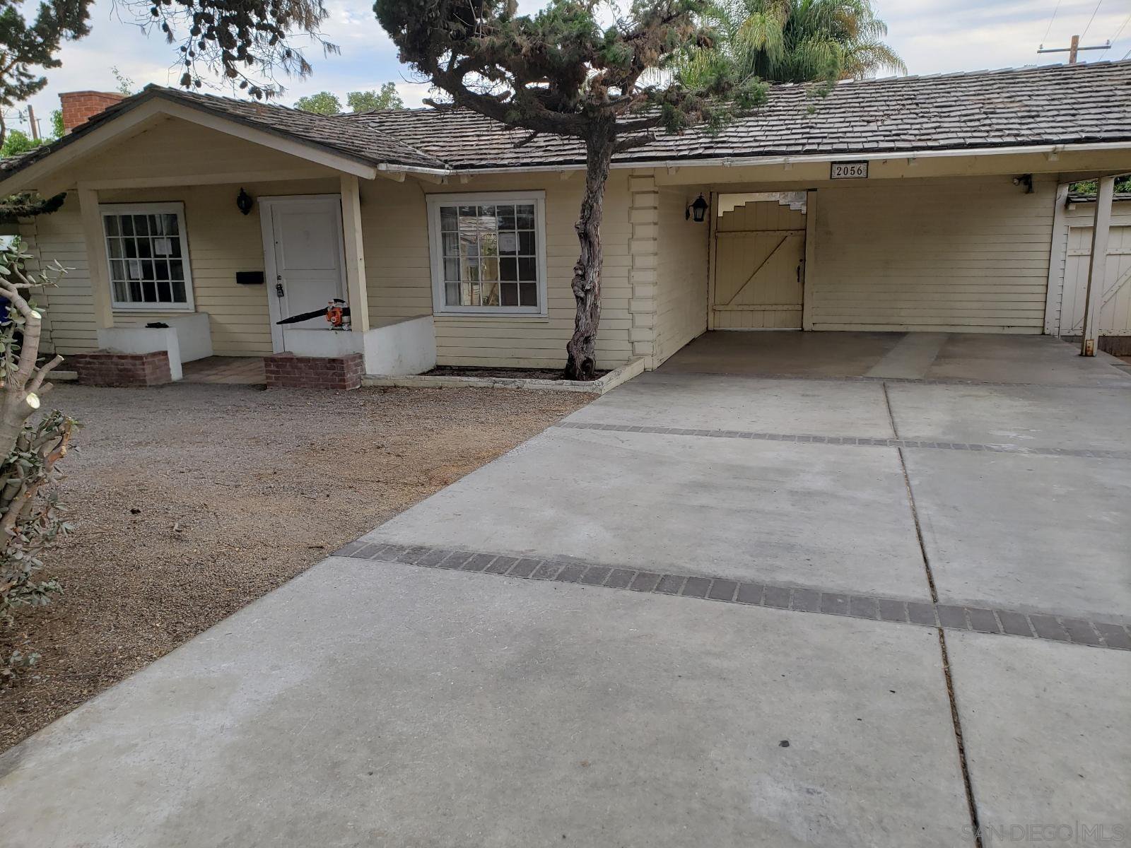 Main Photo: LA JOLLA House for sale : 4 bedrooms : 2056 Torrey Pines Rd