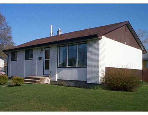 Main Photo: 48 GATINEAU Bay in WINNIPEG: Windsor Park / Southdale / Island Lakes Single Family Detached for sale (South East Winnipeg) : MLS®# 2106612