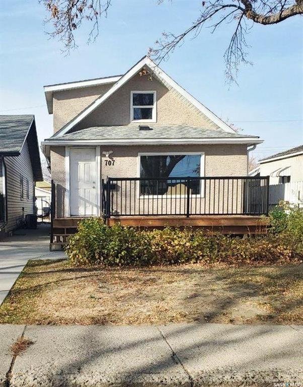 Main Photo: 707 M Avenue South in Saskatoon: King George Residential for sale : MLS®# SK830902