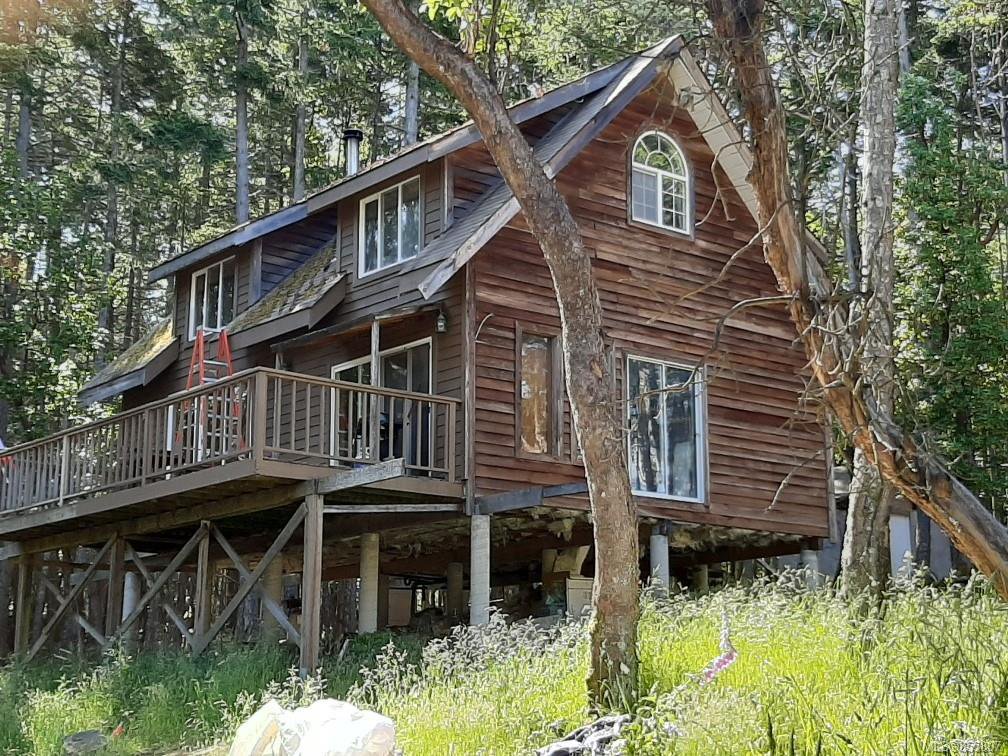 Main Photo: 275 COHO Blvd in : Isl Mudge Island House for sale (Islands) : MLS®# 855807