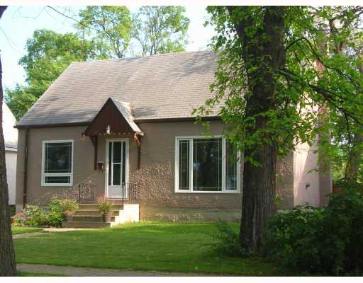 Main Photo: 822 OAKENWALD Avenue in WINNIPEG: Fort Garry / Whyte Ridge / St Norbert Residential for sale (South Winnipeg) : MLS®# 2917231