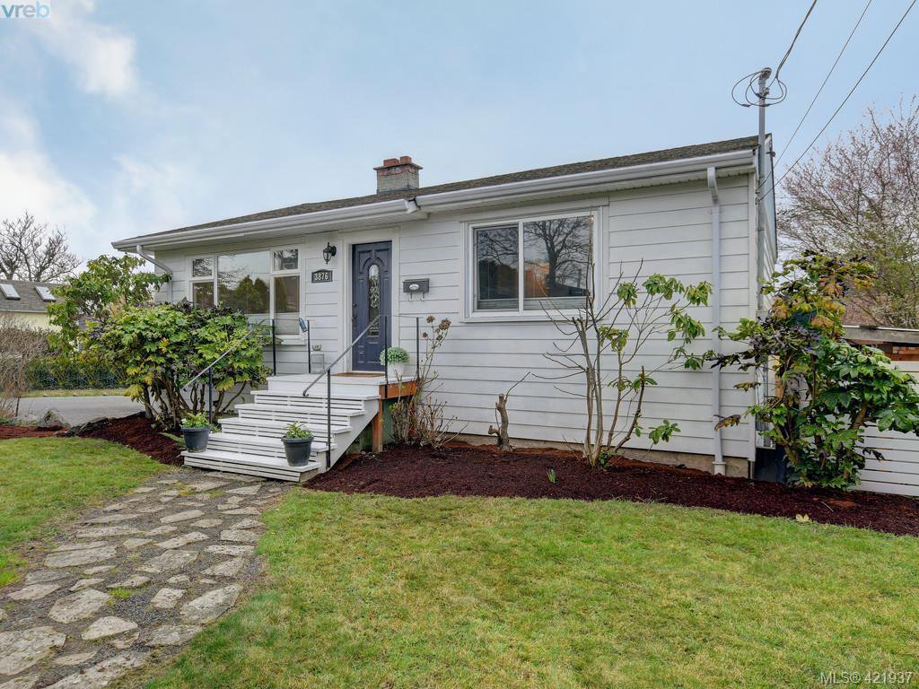 Main Photo: 3876 Carey Road in VICTORIA: SW Tillicum Single Family Detached for sale (Saanich West) : MLS®# 421937