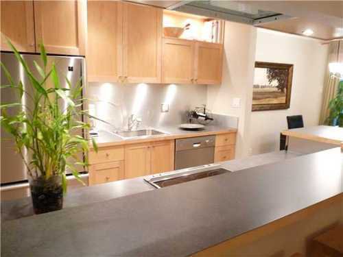 Main Photo: 611 555 28TH Street W in North Vancouver: Home for sale : MLS®# V923306
