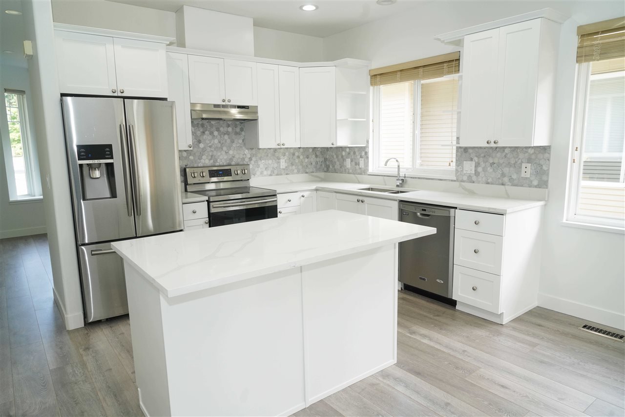 Main Photo: 2704 LINCOLN AVENUE in Port Coquitlam: Woodland Acres PQ House for sale : MLS®# R2488637