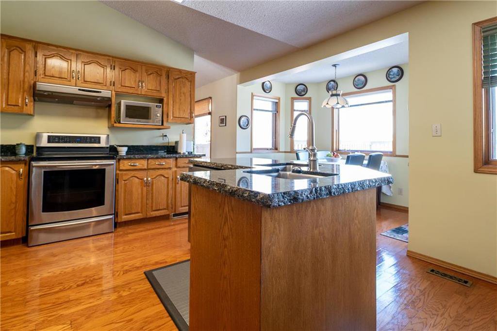 19 Eaglemount Crescent Linden Woods Winnipeg