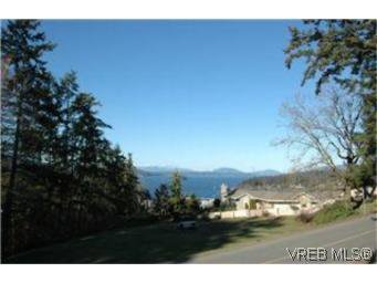 Main Photo: 6819 Wallace Dr in BRENTWOOD BAY: CS Brentwood Bay House for sale (Central Saanich) : MLS®# 521287