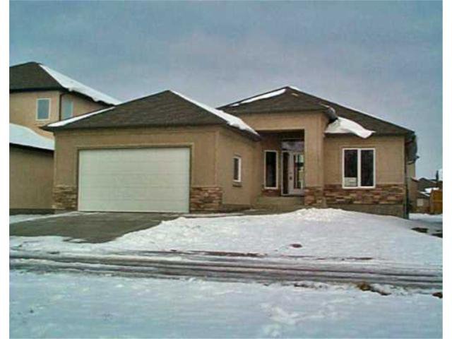Main Photo: 15 LINDEN RIDGE Drive in WINNIPEG: River Heights / Tuxedo / Linden Woods Residential for sale (South Winnipeg) : MLS®# 2618836