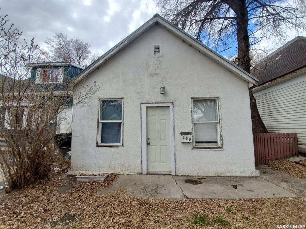 Main Photo: 439 R Avenue South in Saskatoon: Pleasant Hill Residential for sale : MLS®# SK806618