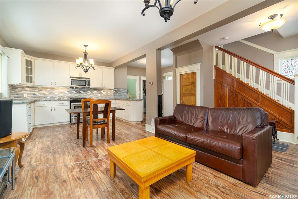 Main Photo: 1422 Cameron Street in Regina: Washington Park Residential for sale : MLS®# SK795959