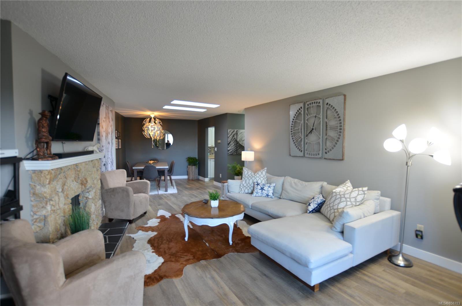 Main Photo: 313 3962 Cedar Hill Rd in : SE Mt Doug Condo for sale (Saanich East) : MLS®# 858783