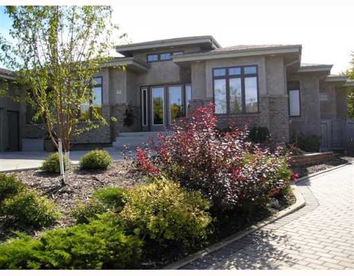 Main Photo: 66 BILLINGHAM Place in WINNIPEG: River Heights / Tuxedo / Linden Woods Residential for sale (South Winnipeg) : MLS®# 2902882