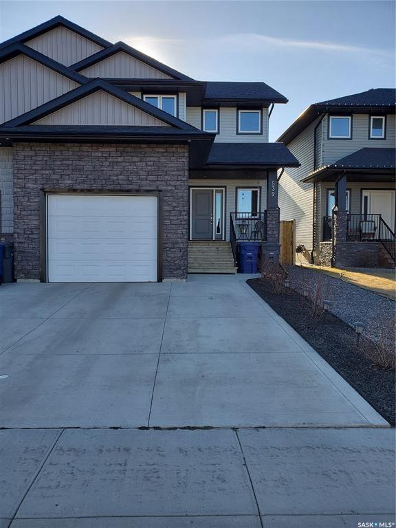 Main Photo: 539 Maple Crescent in Warman: Residential for sale : MLS®# SK805994