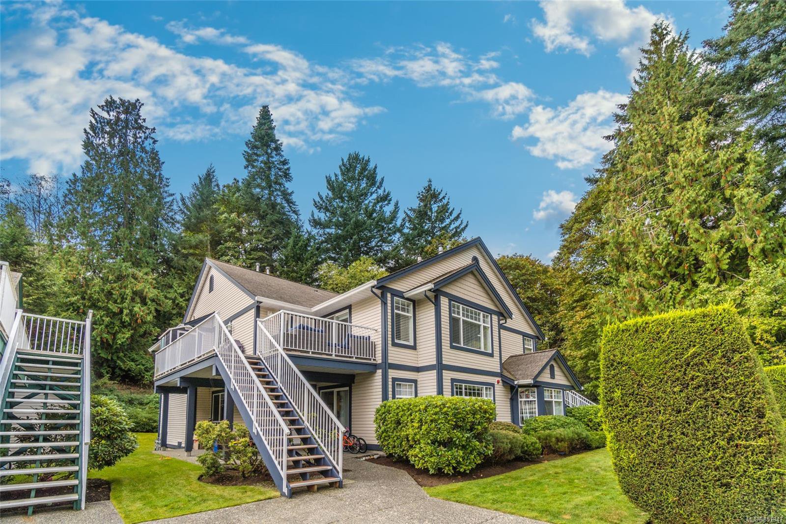 Main Photo: 4931 Clematis Pl in : Na North Nanaimo Row/Townhouse for sale (Nanaimo) : MLS®# 857947
