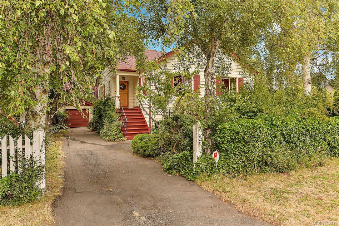 Main Photo: 2184 Lafayette St in Oak Bay: OB South Oak Bay House for sale : MLS®# 844173