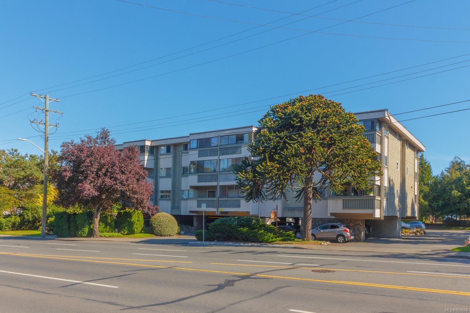 Main Photo: 202 1525 Hillside Ave in : Vi Oaklands Condo for sale (Victoria) : MLS®# 860666
