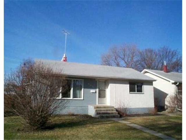 Main Photo: 444 HELMSDALE Avenue in WINNIPEG: East Kildonan Residential for sale (North East Winnipeg) : MLS®# 2404723