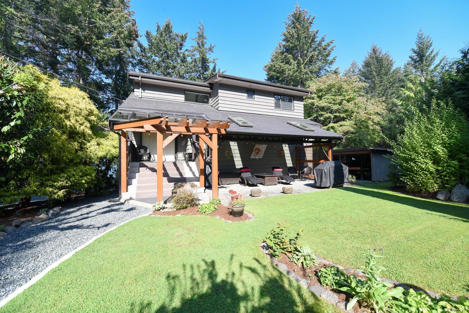 Main Photo: 7662 Ships Point Rd in : CV Union Bay/Fanny Bay Single Family Detached for sale (Comox Valley) : MLS®# 855752