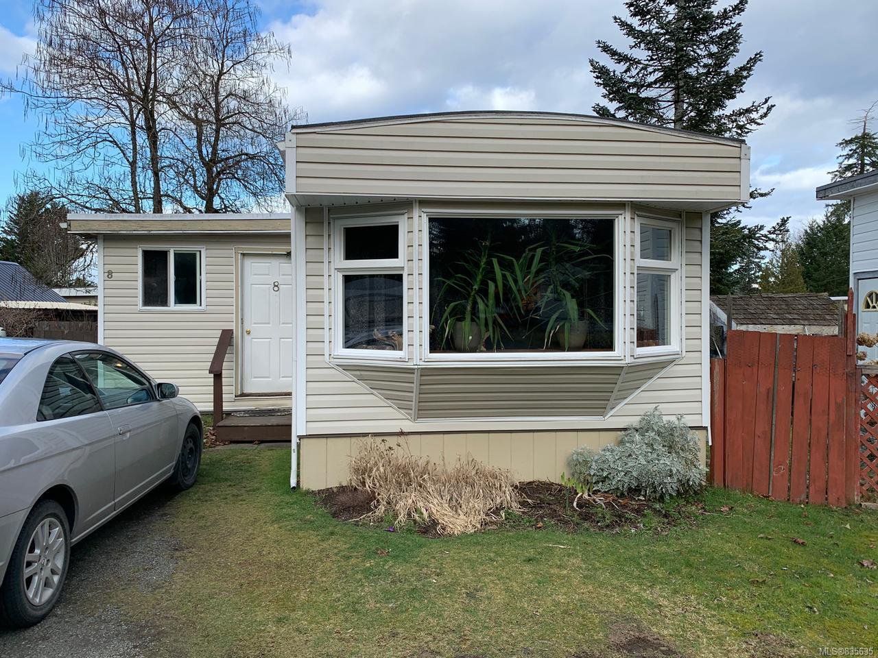 Main Photo: 8 2700 WOODBURN ROAD in CAMPBELL RIVER: CR Campbell River North Manufactured Home for sale (Campbell River) : MLS®# 835635