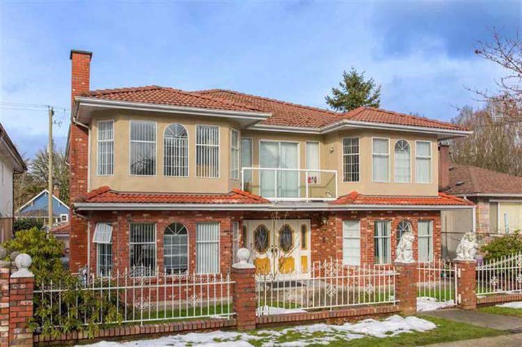 Main Photo: 369 E 21ST AVENUE in Vancouver: Main House for sale (Vancouver East)