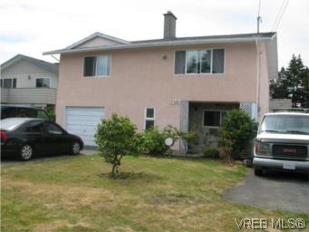 Main Photo: 1581 Prairie St in VICTORIA: SE Gordon Head House for sale (Saanich East) : MLS®# 508761