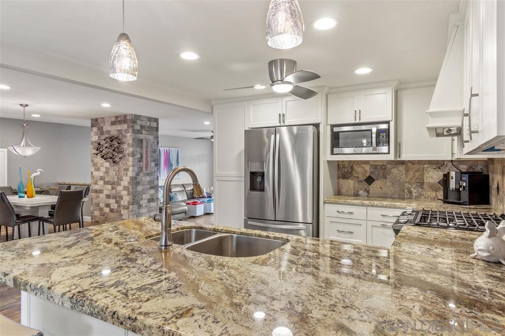 Main Photo: CORONADO CAYS Condo for sale : 2 bedrooms : 83 Kingston in Coronado