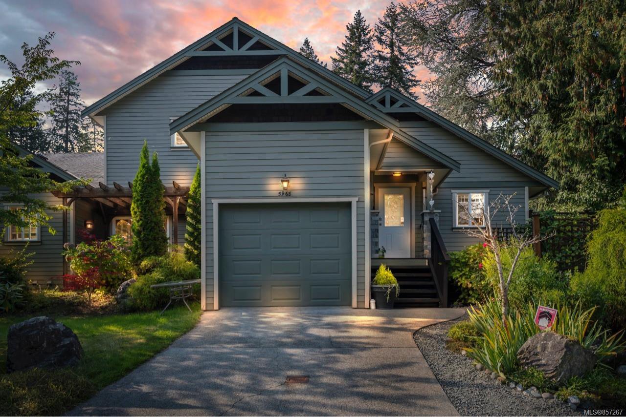Main Photo: 5968 Stonehaven Dr in : Du West Duncan Half Duplex for sale (Duncan) : MLS®# 857267