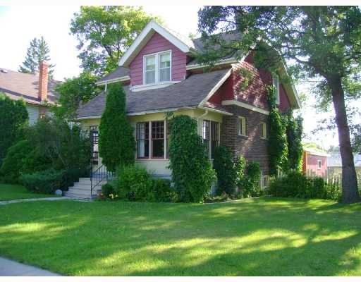Main Photo: 311 LINWOOD Street in WINNIPEG: St James Residential for sale (West Winnipeg) : MLS®# 2815598