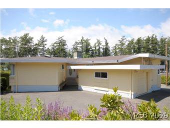 Main Photo: 5385 Pat Bay Highway in VICTORIA: SE Cordova Bay Single Family Detached for sale (Saanich East) : MLS®# 280357