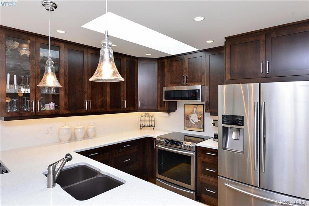 Main Photo: 10238 Resthaven Drive in SIDNEY: Si Sidney North-East Single Family Detached for sale (Sidney) : MLS®# 419968