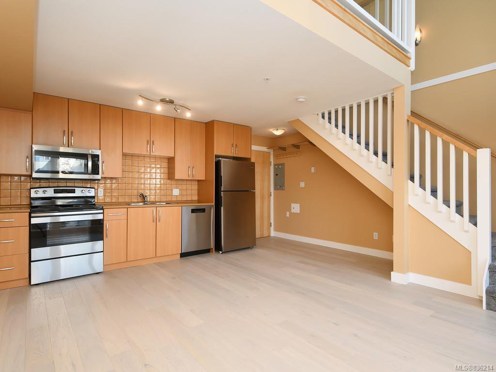 Main Photo: 304 1155 Yates St in Victoria: Vi Downtown Condo for sale : MLS®# 836214