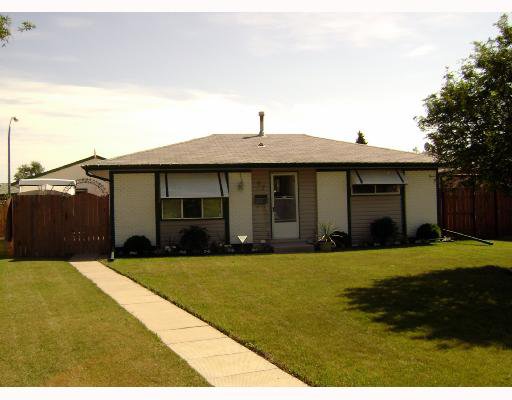 Main Photo: 87 ELLINGTON Street in WINNIPEG: Maples / Tyndall Park Residential for sale (North West Winnipeg) : MLS®# 2815594