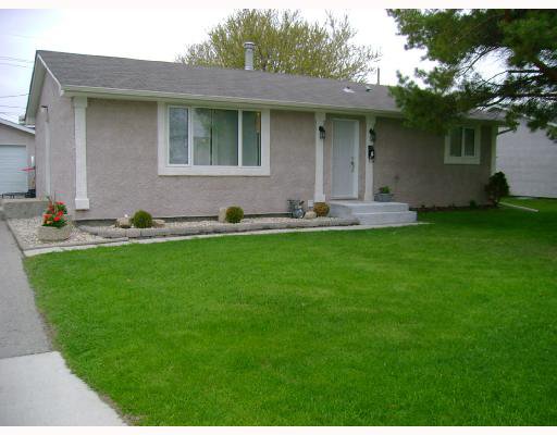 Main Photo: 6 LADYWOOD Drive in WINNIPEG: St James Residential for sale (West Winnipeg) : MLS®# 2808872