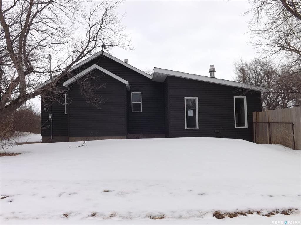 Main Photo: 185 Ross Street in Kisbey: Residential for sale : MLS®# SK800554
