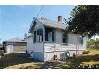 Main Photo: 56 Regina Avenue in VICTORIA: SW Gateway Single Family Detached for sale (Saanich West) : MLS®# 267120
