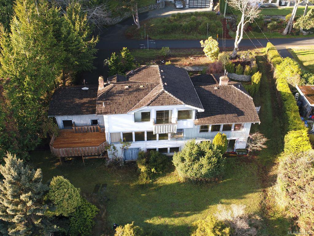 Main Photo: 4931 Lochside Dr in Saanich: SE Cordova Bay House for sale (Saanich East) : MLS®# 834387