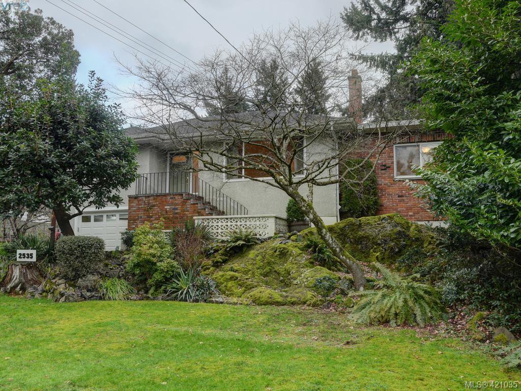 Main Photo: 2535 Wentwich Road in VICTORIA: La Mill Hill Single Family Detached for sale (Langford) : MLS®# 421035