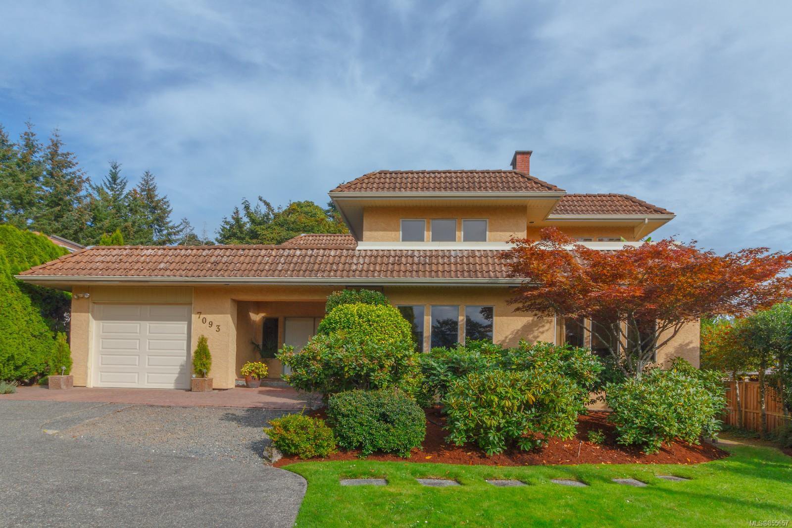 Bright and Spacious Brentwood Bay beauty with lovely curb appeal