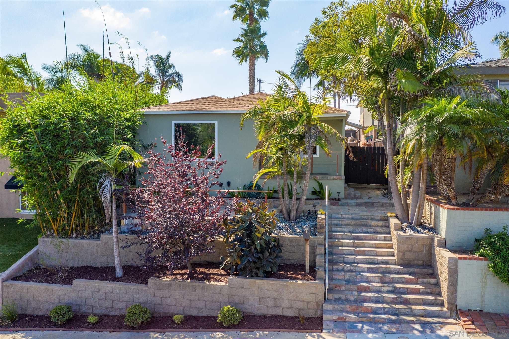 Main Photo: POINT LOMA House for sale : 3 bedrooms : 3609 Wawona Dr in San Diego