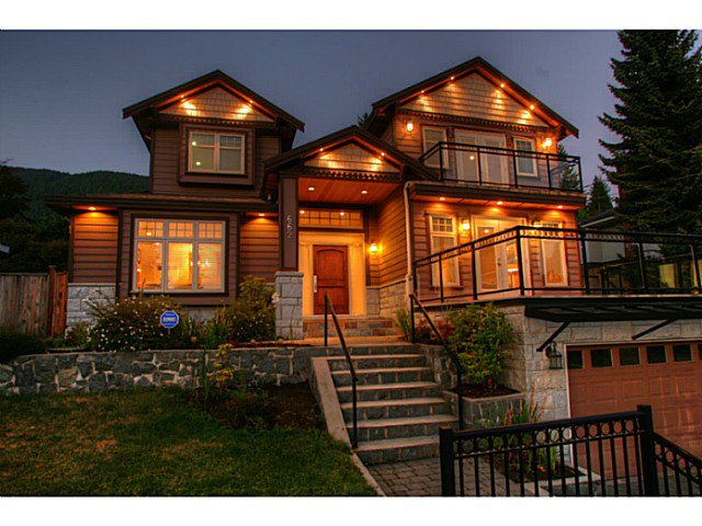 Main Photo: 662 CRYSTAL Court in North Vancouver: Canyon Heights NV House for sale : MLS®# V984105