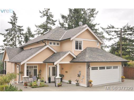 Main Photo: 2162 Bellamy Rd in VICTORIA: La Thetis Heights House for sale (Langford) : MLS®# 757521