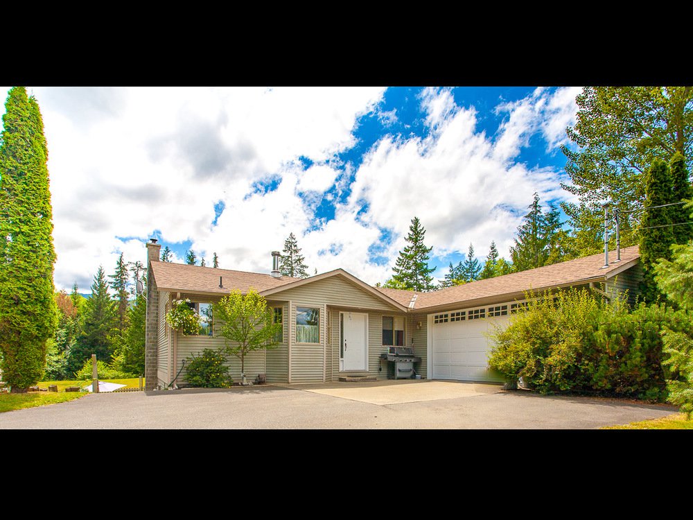 Main Photo: 3312 Melon Rd in Hillers: House for sale