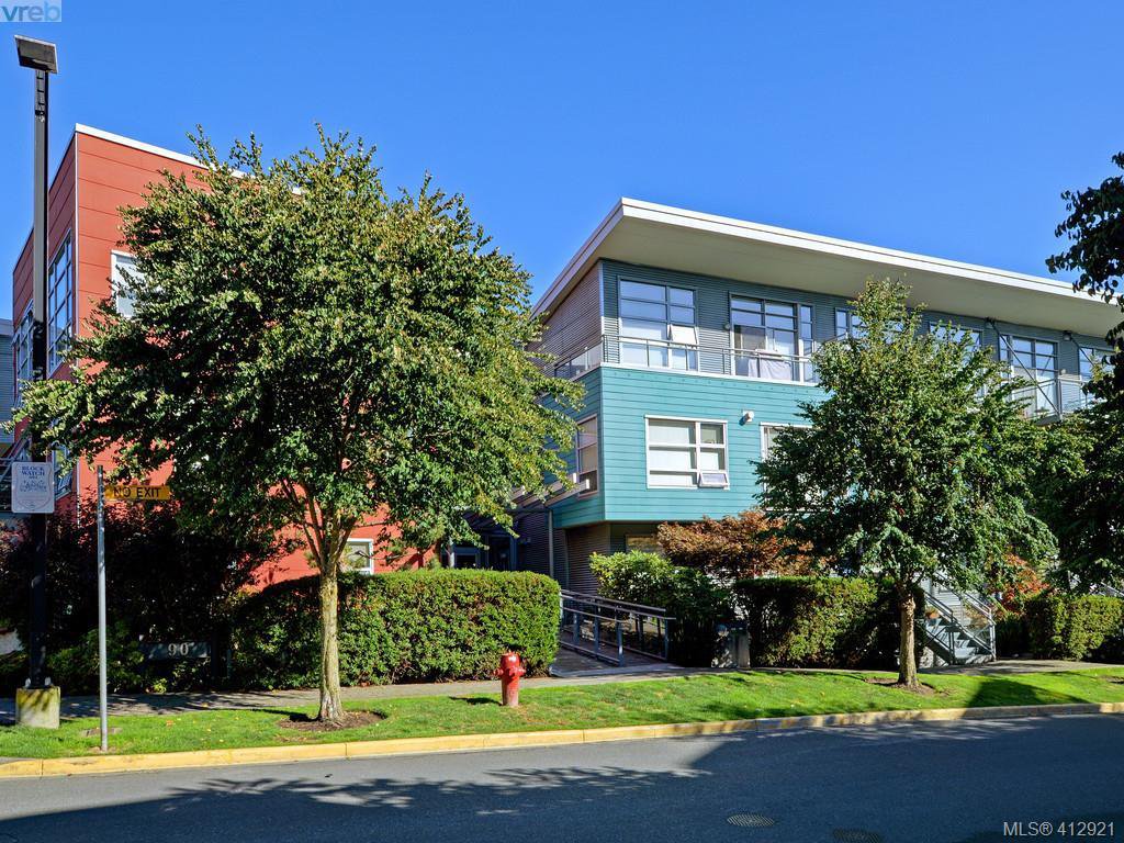 Main Photo: 101 90 Regatta Landing in VICTORIA: VW Victoria West Condo Apartment for sale (Victoria West) : MLS®# 818787