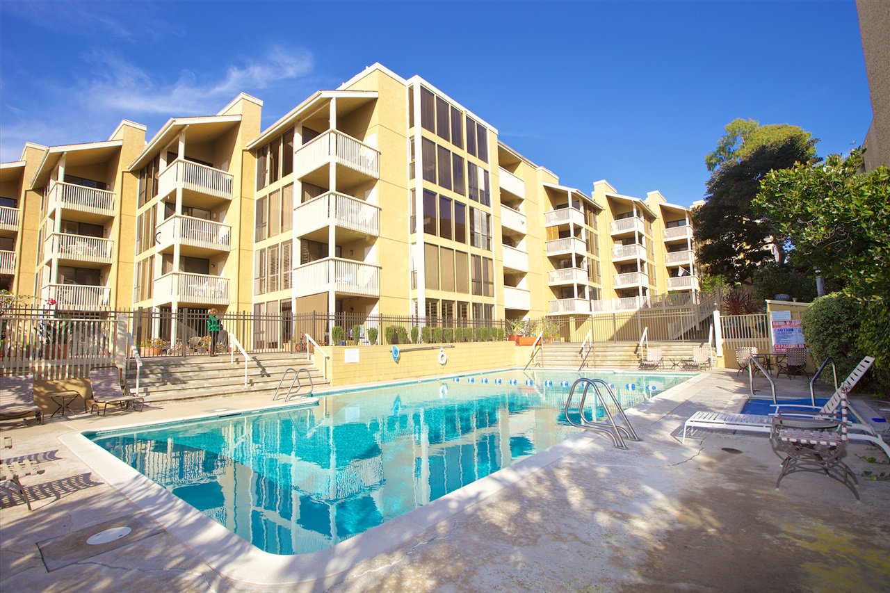 Gresham La Palma Pool
