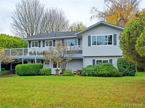 Main Photo: 303 Daniel Place in VICTORIA: Co Lagoon Single Family Detached for sale (Colwood) : MLS®# 371835