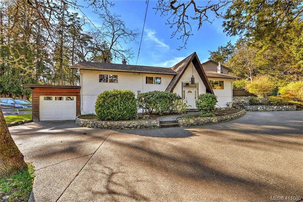 Main Photo: 2676 Selwyn Rd in VICTORIA: La Mill Hill House for sale (Langford) : MLS®# 814869