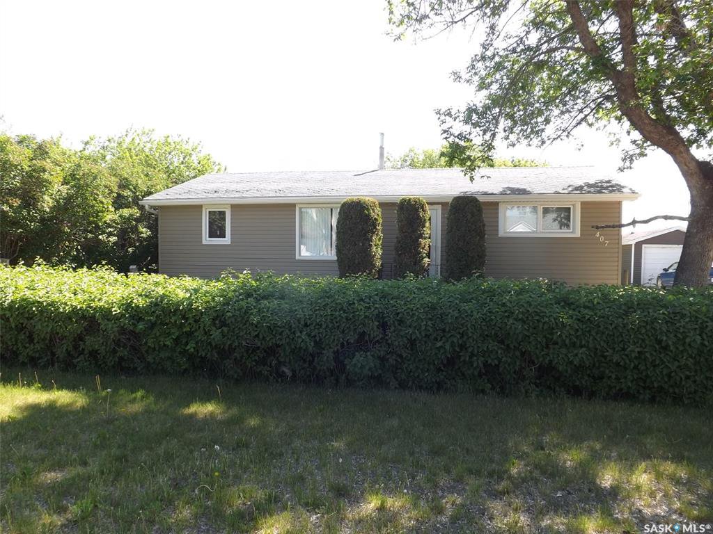 Main Photo: 407 Eisenhower Street in Midale: Residential for sale : MLS®# SK776956